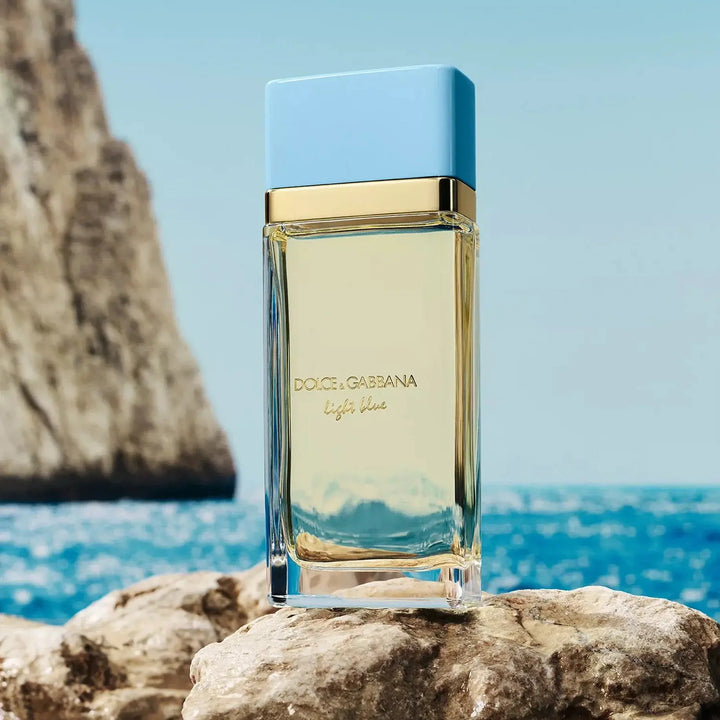 Light Blue by Dolce &amp; Gabbana EDP bottle detail