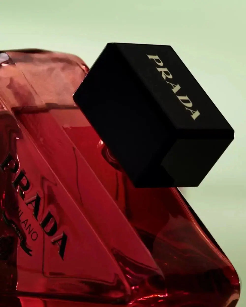 Prada Paradoxe Radical elegant floral fragrance for women